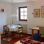 Architect's House - Peaceful And Minimalistic 布莱德