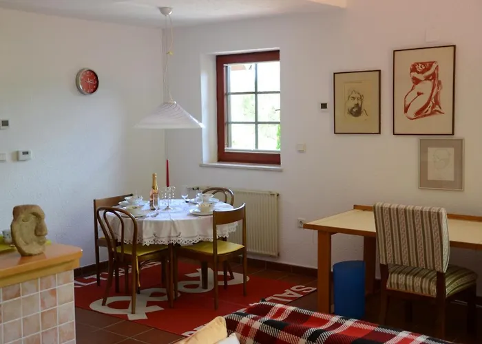 Architect's House - Peaceful And Minimalistic ブレッド